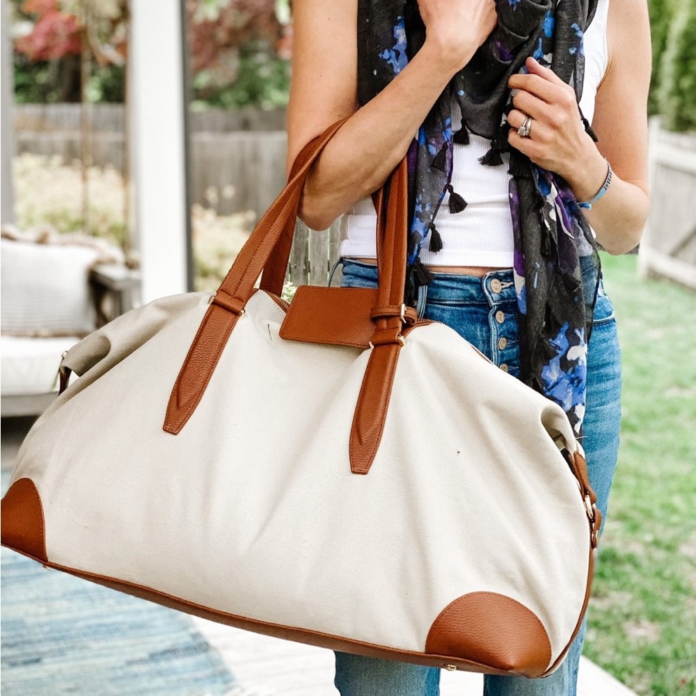 ✨HOST PICK!!✨🌸HENNY AND LEV - Canvas Duffle Weekender With Matching Pouch🌸
